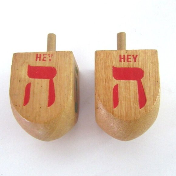 Vintage natural wood dreidels - set of 2 - large size 2 1/2" - Hanukkah games - Picture 5 of 6